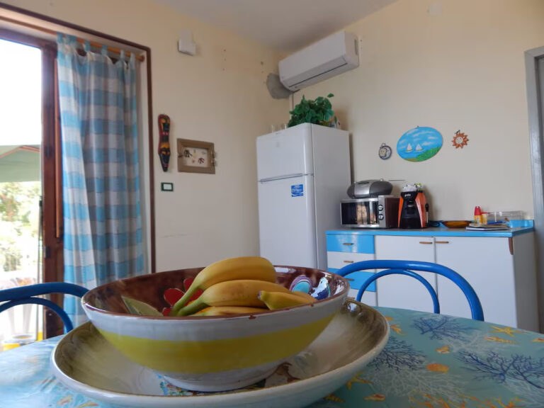 8ace317a-4594-475d-b734-36c2138c0a49